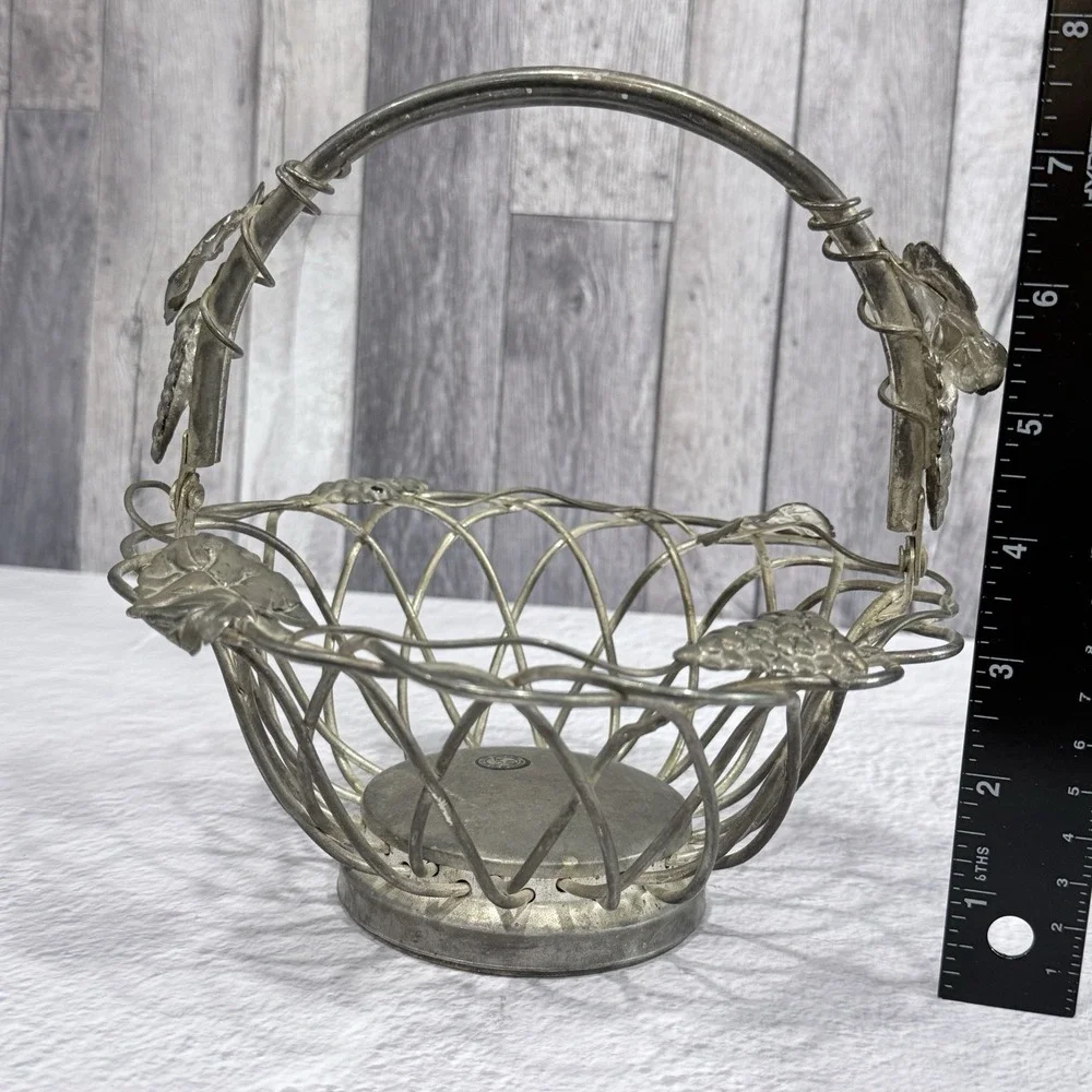 Vintage Godinger Silver Art Co. Silverplated Grape & Leaf basket
